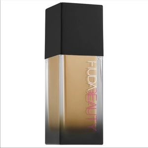 *HOLD* HUDA BEAUTY Full Coverage Matte Foundation